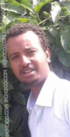 Addis5 a man of 37 years old living at Addis-Abeba looking for a young woman