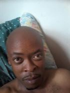 Khabane un homme de 43 ans vivant à Maseru recherche une femme