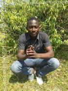 Peteroo a man of 34 years old living in Ouganda looking for some men and some women