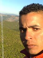 Azizboumaza a man of 35 years old living at Alger looking for a young woman