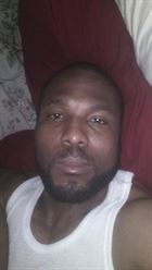 Newton24 a man of 42 years old living in Jamaïque looking for some men and some women
