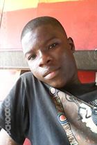 Michumutchseth a man of 27 years old living at Monrovia looking for some men and some women