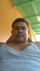 Andy89 un homme de 45 ans vivant au Guyana recherche des hommes et des femmes
