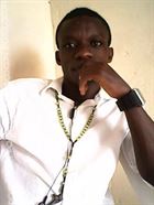 Bonegaskabera un homme de 37 ans vivant au Burundi recherche des hommes et des femmes
