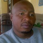 Mosia un homme de 38 ans vivant à Maseru recherche des hommes et des femmes