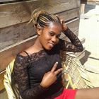 Rotella a woman of 30 years old living in Namibie looking for some men and some women