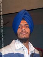 Gurvinder a man of 27 years old living in Inde looking for some men and some women