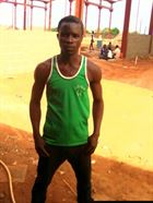 Isaac427 un homme de 34 ans vivant au Nigeria recherche des hommes et des femmes