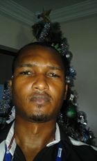 Devini a man of 44 years old living at Libreville looking for some men and some women