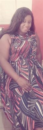 Safiatou a woman of 35 years old living in Burkina Faso looking for some men and some women