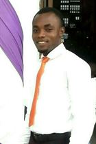 Cyprian14 un homme de 33 ans vivant au Nigeria recherche des hommes et des femmes
