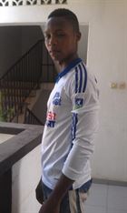 Romeo182 a man of 27 years old living at Lomé looking for a young woman