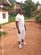 UtilisateurTel a man of 33 years old living at Douala looking for a young woman