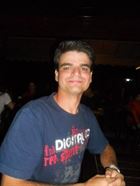 Guicruz a man of 36 years old living at São Paulo looking for some men and some women