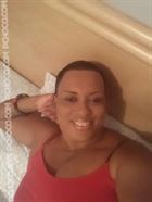 Julie28 a woman living at Nassau looking for some men and some women