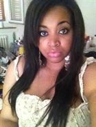 Deeyanah a woman of 32 years old living at Geneva looking for some men and some women