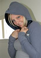 Carolinesincere a woman of 38 years old living in Australie looking for some men and some women