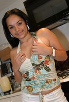 Aryee a woman of 46 years old living in Émirats arabes unis looking for some men and some women