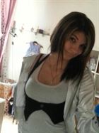 Mariane2 a woman of 37 years old living in Australie looking for some men and some women