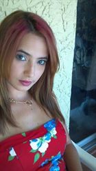 Sarah101 a woman of 35 years old living in États-Unis looking for some men and some women