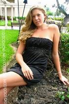 Stacysmith1 a woman of 37 years old living at Québec looking for some men and some women