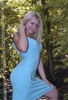Jeanne13 a woman of 37 years old living at München looking for some men and some women