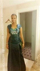 Grace166 a woman of 33 years old living in Émirats arabes unis looking for some men and some women