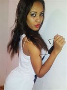 Jessica76 a woman of 39 years old living in France looking for some men and some women