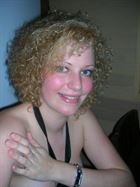 Trinity16 a woman of 45 years old living in Angleterre looking for some men and some women