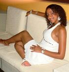 Precious157 a woman of 33 years old living in Québec looking for some men and some women