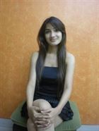 Javeria1 une femme de 34 ans vivant aux Émirats arabes unis recherche des hommes et des femmes