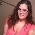 Stephanie56 a woman of 32 years old living in États-Unis looking for some men and some women
