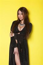 Maika1 a woman of 39 years old living in France looking for some men and some women