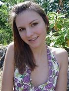 Alice49 a woman of 33 years old living at Montréal looking for some men and some women