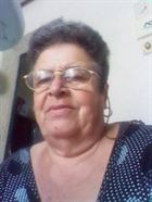 Juliemayo a woman of 49 years old living in Australie looking for some men and some women
