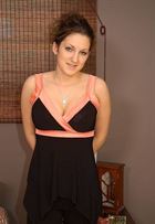 Jasminemorin a woman of 36 years old living at Montréal looking for some men and some women