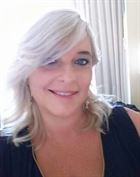 Elisa17 a woman of 42 years old living in États-Unis looking for some men and some women