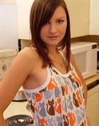 EstellaBelle a woman of 32 years old living at Montréal looking for some men and some women