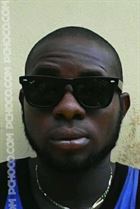 Philemon9 un homme de 34 ans vivant au Nigeria recherche des hommes et des femmes