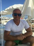 Cetin a man of 53 years old living in Portugal looking for a woman
