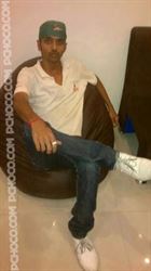 Mayur1 a man of 40 years old living in Québec looking for a young woman