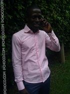 KouadioParfait un homme de 43 ans vivant en Côte d'Ivoire recherche des hommes et des femmes