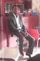 Remy9 a man of 36 years old living in République démocratique du Congo looking for a young woman