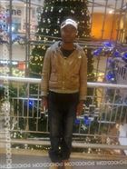 Semeon a man of 28 years old living at Nairobi looking for some men and some women