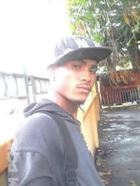 Gcharris a man of 33 years old living at Port Louis looking for a young woman