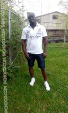Essohams a man of 37 years old living at Lomé looking for a woman