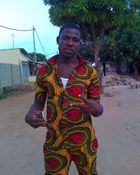 Marcelo3 un homme de 35 ans vivant au Togo recherche des hommes et des femmes