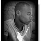 Luiz1 un homme de 27 ans vivant au Mozambique recherche des hommes et des femmes