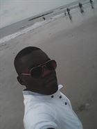 Hermann102 a man of 27 years old living at Libreville looking for some men and some women