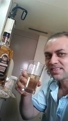 Vishal3 a man of 35 years old living in Inde looking for some men and some women